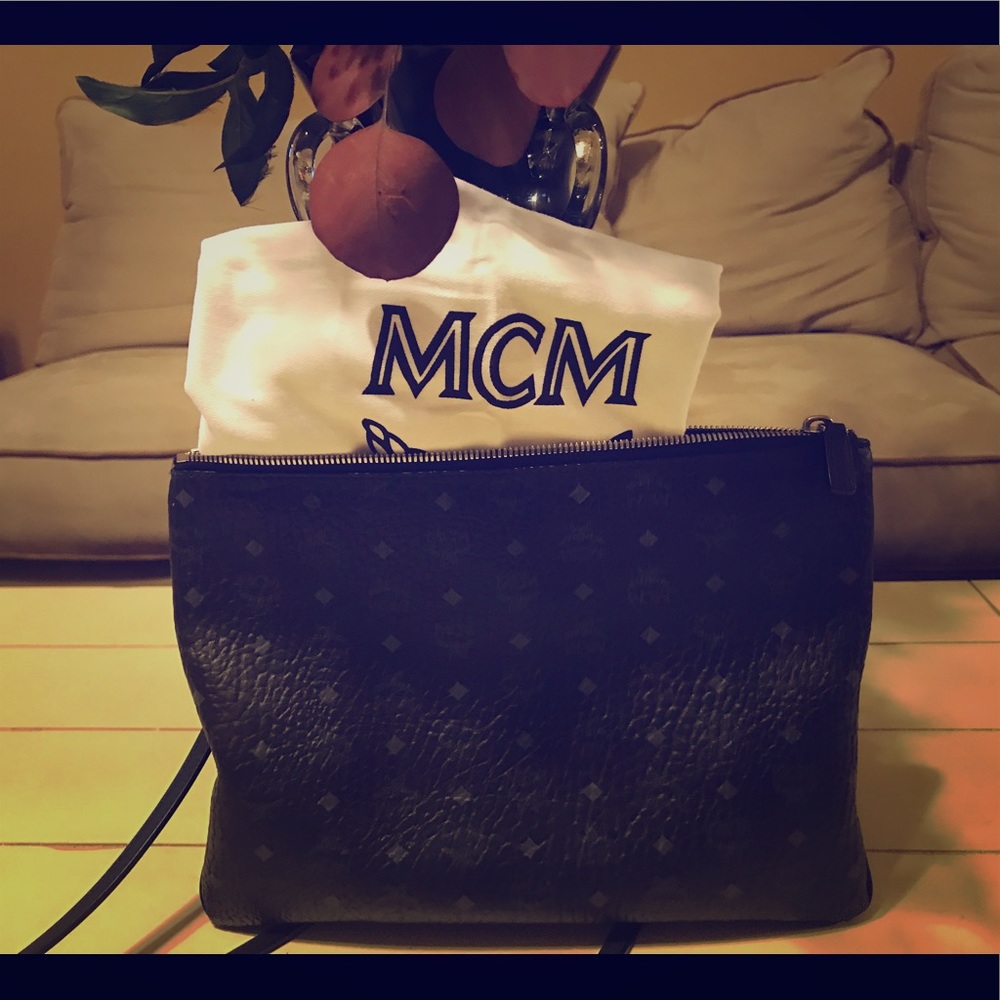 MCM Visetos Pouch In Black